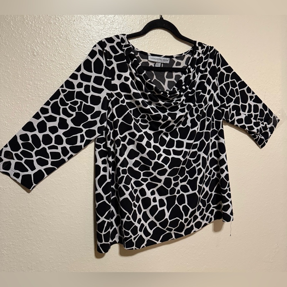 Samantha Gray Animal Print Draped Blouse | Scoop Neck 3/4 Sleeve Top | Small - Picture 4 of 5